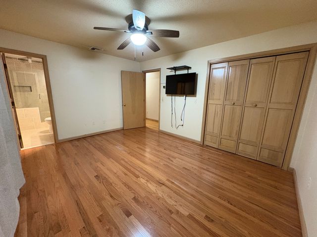 17 Woodworth Street, Suffield, CT 06078