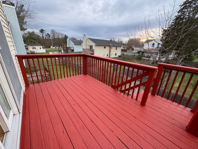 17 Woodworth Street, Suffield, CT 06078