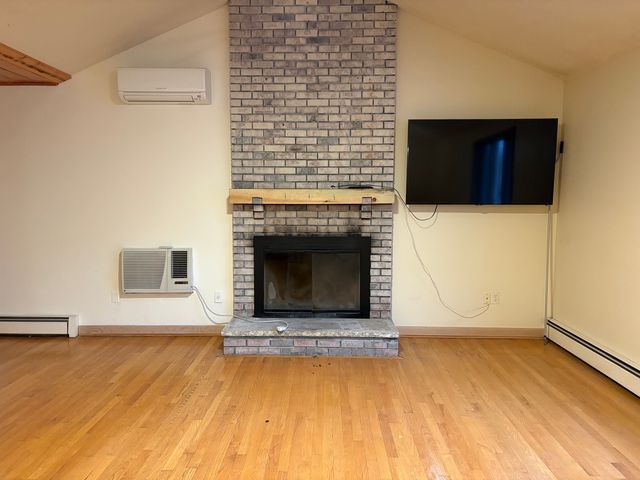 17 Woodworth Street, Suffield, CT 06078