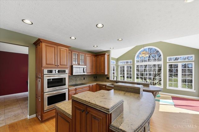 250 Ballard Drive, Springboro, OH 45066