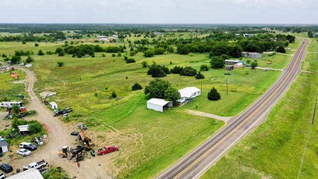 3135 Fm 85, Ennis, TX 75119