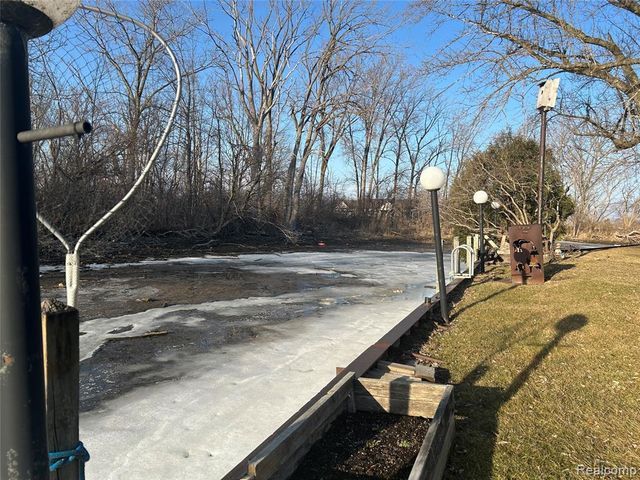 5986 Lily Patch Court, Newport, MI 48166