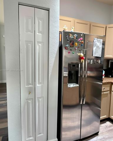 3203 SE 7th St, Homestead, FL 33033