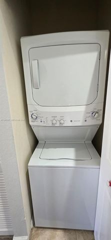 3203 SE 7th St, Homestead, FL 33033