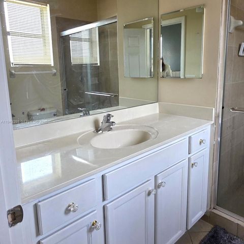 3203 SE 7th St, Homestead, FL 33033