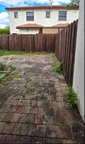 3203 SE 7th St, Homestead, FL 33033