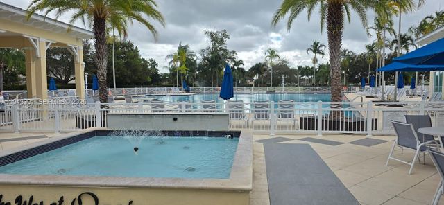 3203 SE 7th St, Homestead, FL 33033