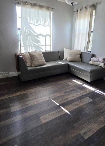 3203 SE 7th St, Homestead, FL 33033