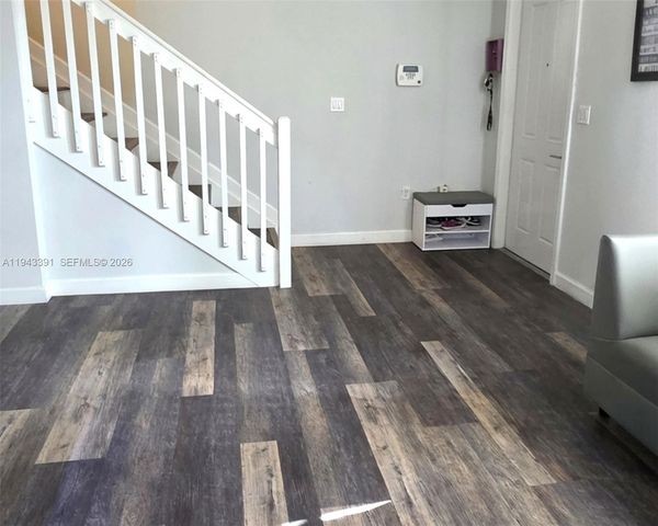 3203 SE 7th St, Homestead, FL 33033