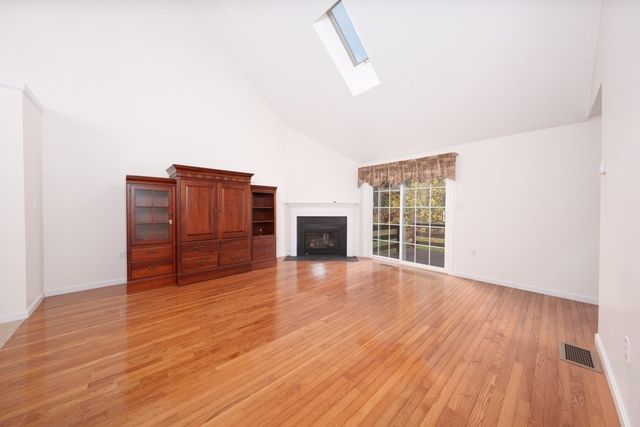 24 Olde Canal Way 24, Uxbridge, MA 01569