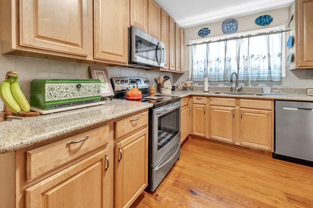 102 SE Magnolia Avenue, Fort Walton Beach, FL 32548