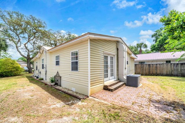 102 SE Magnolia Avenue, Fort Walton Beach, FL 32548