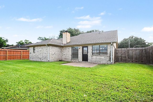 1227 Mission Drive, La Porte, TX 77571