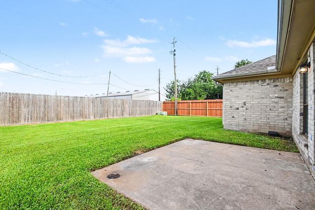 1227 Mission Drive, La Porte, TX 77571