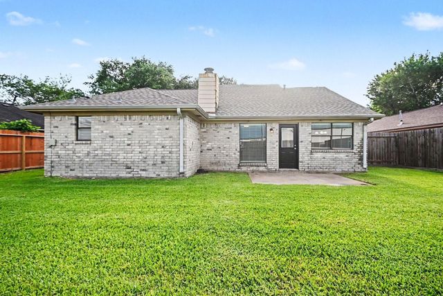 1227 Mission Drive, La Porte, TX 77571