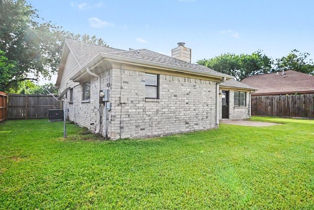1227 Mission Drive, La Porte, TX 77571