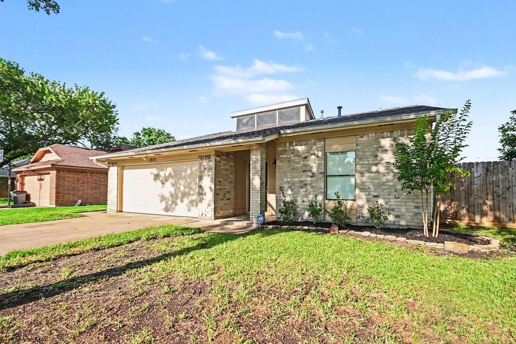 1227 Mission Drive, La Porte, TX 77571