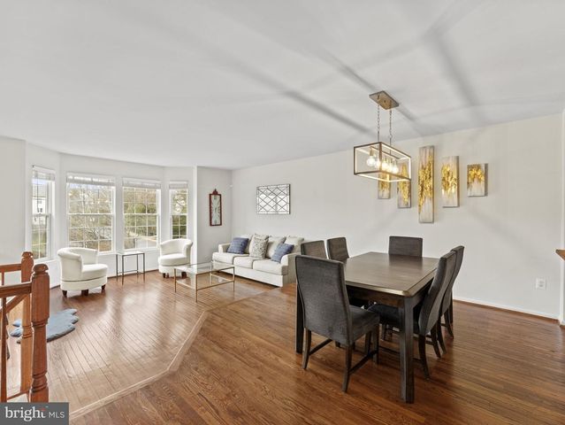 8873 ROYAL DOULTON LN, Fairfax, VA 22031