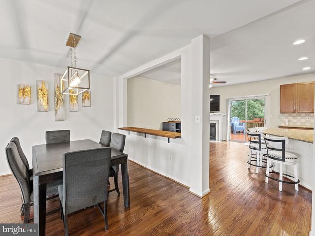 8873 ROYAL DOULTON LN, Fairfax, VA 22031