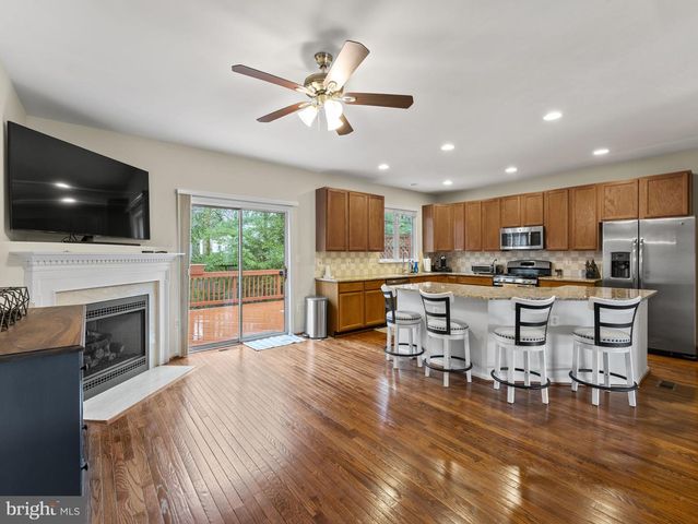 8873 ROYAL DOULTON LN, Fairfax, VA 22031