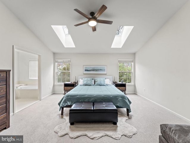 8873 ROYAL DOULTON LN, Fairfax, VA 22031