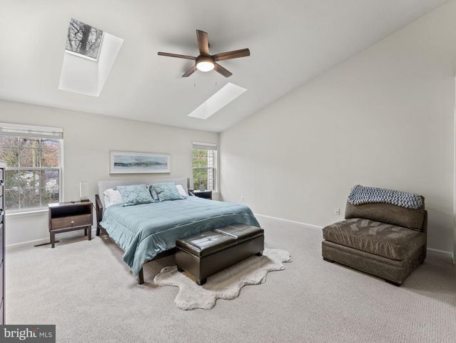 8873 ROYAL DOULTON LN, Fairfax, VA 22031