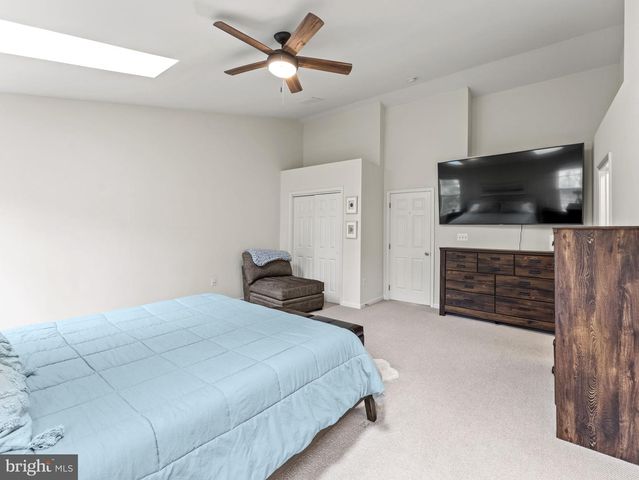 8873 ROYAL DOULTON LN, Fairfax, VA 22031