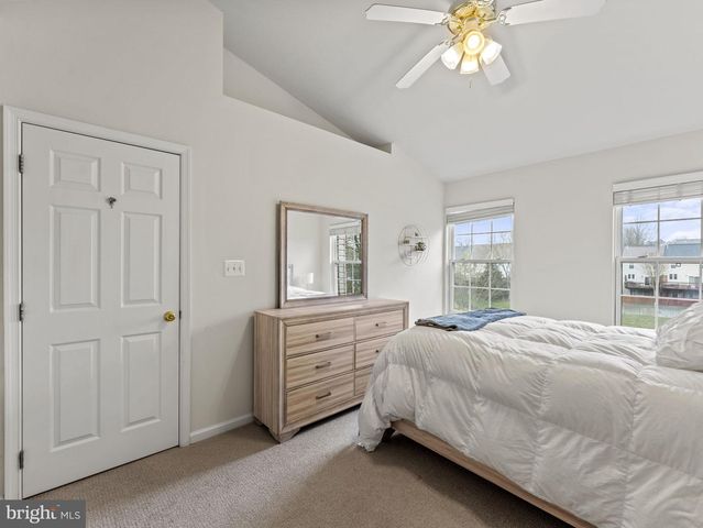 8873 ROYAL DOULTON LN, Fairfax, VA 22031