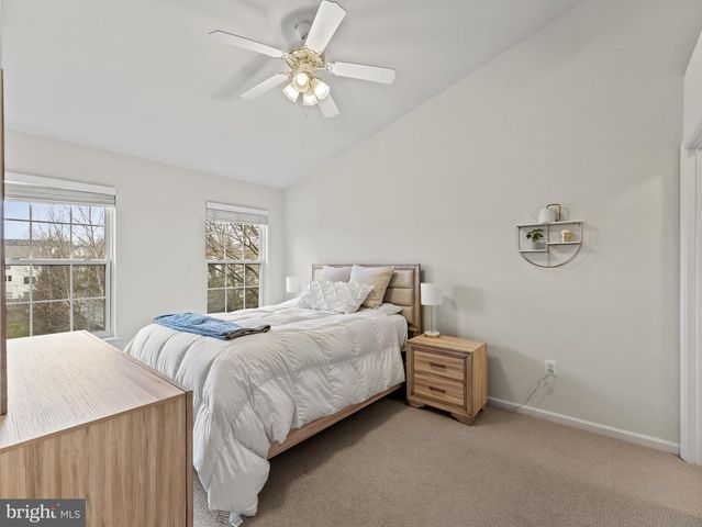 8873 ROYAL DOULTON LN, Fairfax, VA 22031