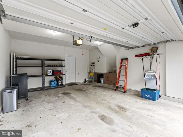 8873 ROYAL DOULTON LN, Fairfax, VA 22031