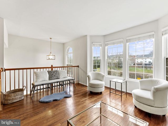 8873 ROYAL DOULTON LN, Fairfax, VA 22031