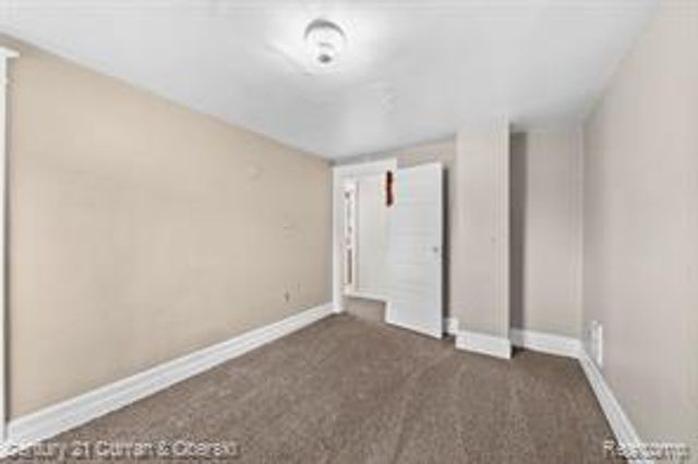 902 S Washington Avenue, Royal Oak, MI 48067