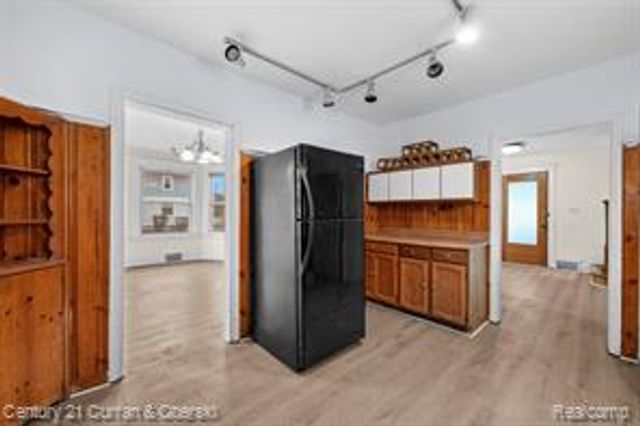902 S Washington Avenue, Royal Oak, MI 48067