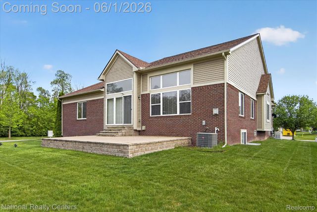 13691 Basswood Circle, Van Buren Charter Township, MI 48111