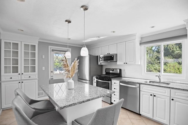 6 Saugus Avenue A, Saugus, MA 01906