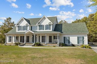 102 Iris Court, Morehead City, NC 28557