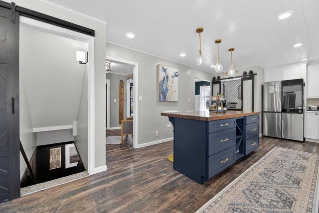 S43W33485 Edwards DRIVE, Dousman, WI 53118