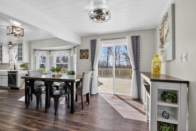 S43W33485 Edwards DRIVE, Dousman, WI 53118