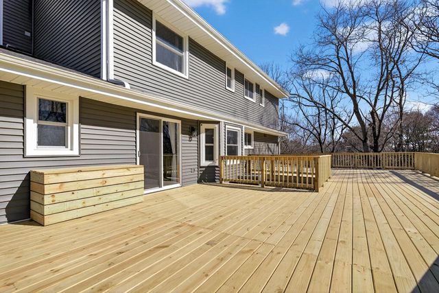 S43W33485 Edwards DRIVE, Dousman, WI 53118