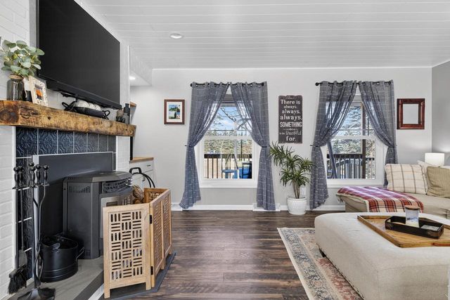 S43W33485 Edwards DRIVE, Dousman, WI 53118