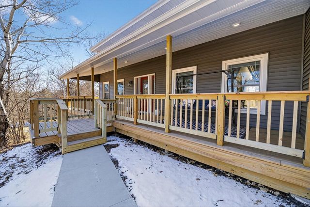 S43W33485 Edwards DRIVE, Dousman, WI 53118