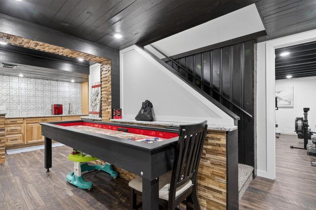 S43W33485 Edwards DRIVE, Dousman, WI 53118