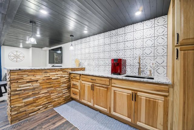 S43W33485 Edwards DRIVE, Dousman, WI 53118