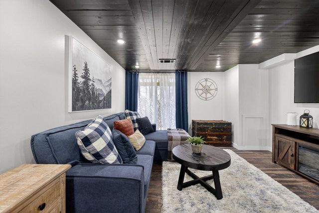 S43W33485 Edwards DRIVE, Dousman, WI 53118