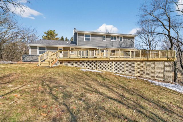 S43W33485 Edwards DRIVE, Dousman, WI 53118