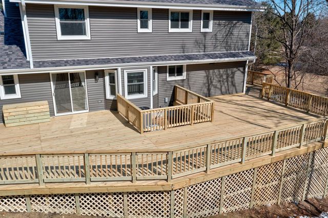 S43W33485 Edwards DRIVE, Dousman, WI 53118