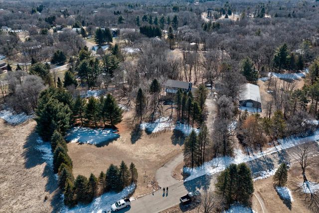 S43W33485 Edwards DRIVE, Dousman, WI 53118