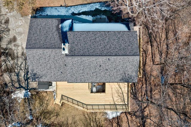 S43W33485 Edwards DRIVE, Dousman, WI 53118