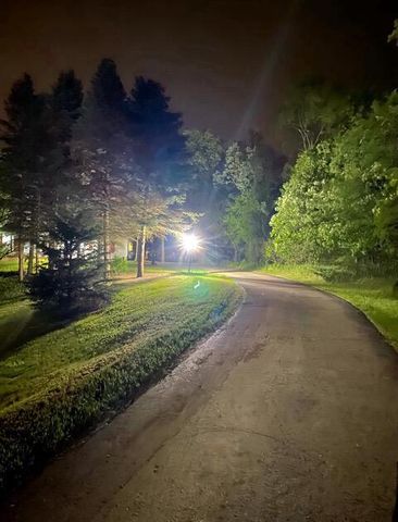 S43W33485 Edwards DRIVE, Dousman, WI 53118