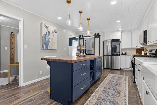 S43W33485 Edwards DRIVE, Dousman, WI 53118